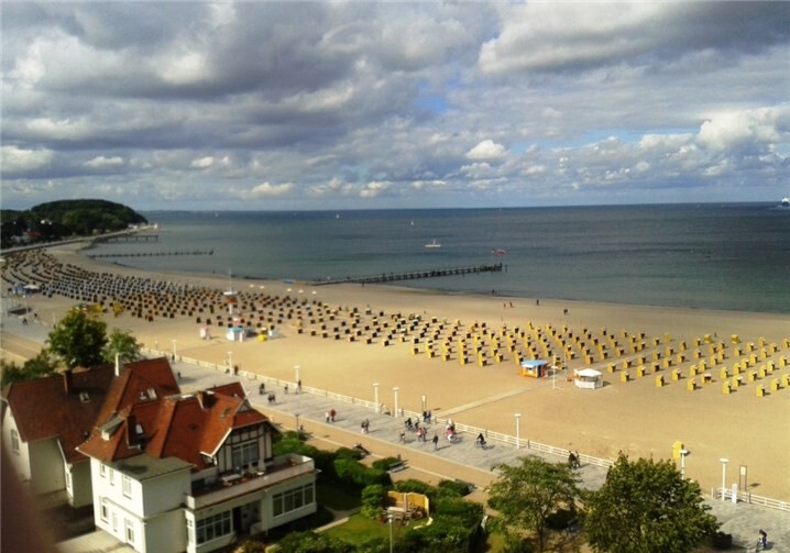 Dieser grandiose Blick vom Maritim-Hotel erwartet die Teilnehmer der Travemünde-Tour 2017. privat