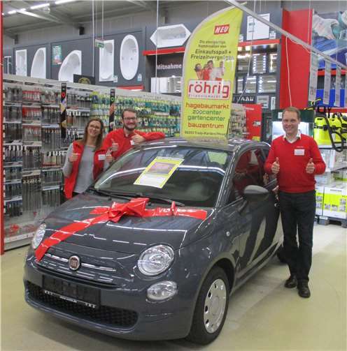 Dieser nagelneue Fiat 500 geht noch vor Weihnachten an einen Gewinner aus den röhrig-hagebaumärkten in Andernach oder Treis-Karden.  privat