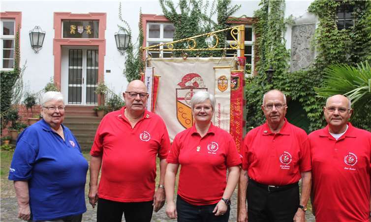 Dieses Foto aus dem Jahr 2018 zeigt das Team, das sich ums Lahnsteiner Fastnachtsmuseum kümmert (v.l.n.r.)Irmgard Karbach, Karl-Heinz Hatterscheid, Eva Bonn, Hans-Walter Mallmann, Otto Kachel. Foto: CCO