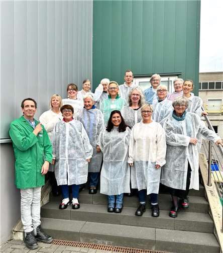 Dieses Jahr unternahmen 15 Mitarbeiterinnen und ein Mitarbeiter des Weltladens Andernach einen besonderen Betriebsausflug: Sie besuchten die Firma Finzelberg. Foto: privat