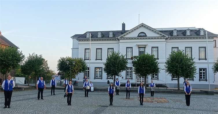 Dieses Jahr war alles ein bisschen anders... Auch das Frühwecken zur Kirmes. Fotos: Dieter Wind