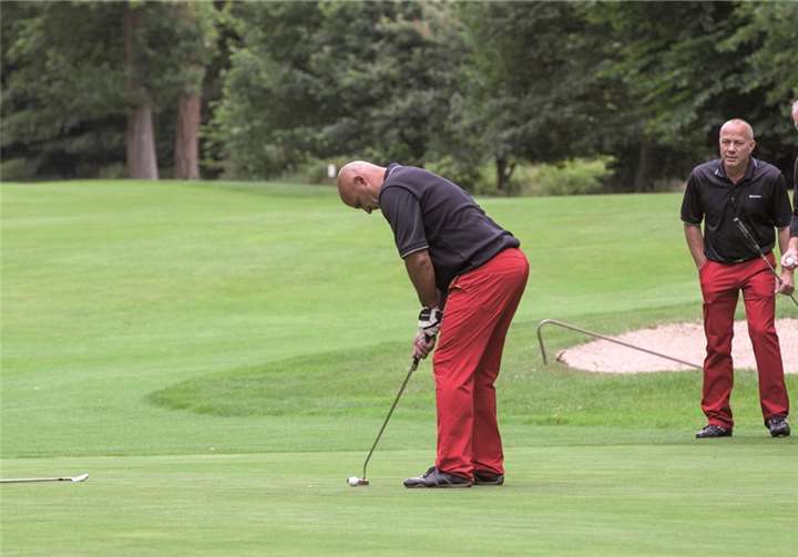 Dieses Quartett spielt das „beste Golf des Tages“: Die Bruttosieger Andreas Thamm, Michael Enzinger, Dieter Windolf und Jörg Weiland vom Golfclub Bonn-Godesberg in Wachtberg.