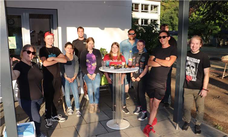 Diesmal standen die Ehrenleute im Mittelpunkt einer Aktion des Jugendbüros. Fotos: privat