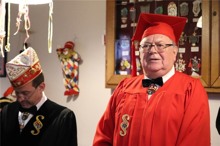 Dieter Beschoner stand erstmals als Richter des Närrischen Gerichts auf der „Richterbank“.  Foto: Daniela Simon