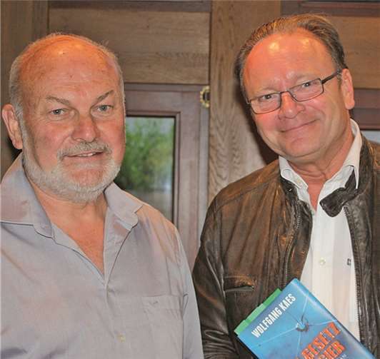 Dieter Dresen und Wolfgang Kaes (r.) am Ende eines gelungenen literarischen Abends. GW