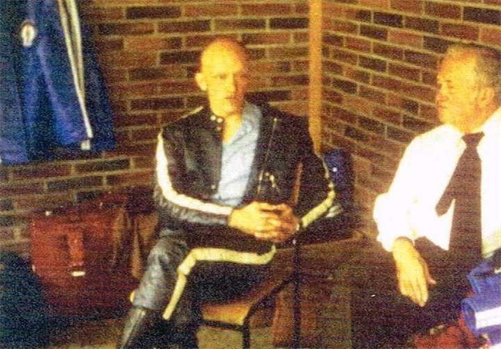 Dieter Klauke während einer Pause bei der 50.000 km-Fahrt in den Boxen.Archiv Ridder