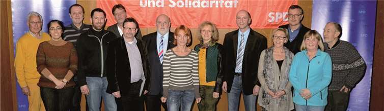 Dieter Klöckner, MdL, Fraktionsvorsitzender der Stadtratsfraktion und Stadtbürgermeisterkandidat Peter Stäblein starten mit einem kompetenten Team in den Wahlkampf.