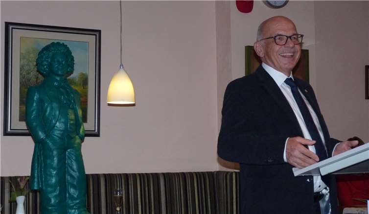 Dieter Ohm skizzierte Beethovens Leben in seinem Vortrag.