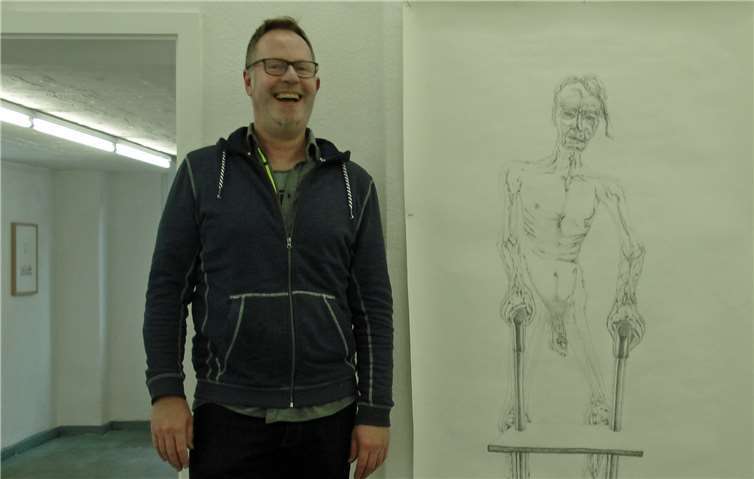 Dieter Wessinger setzt sich in Zeichnungen und Doku-Fotos mit dem Leben im Alter auseinander.