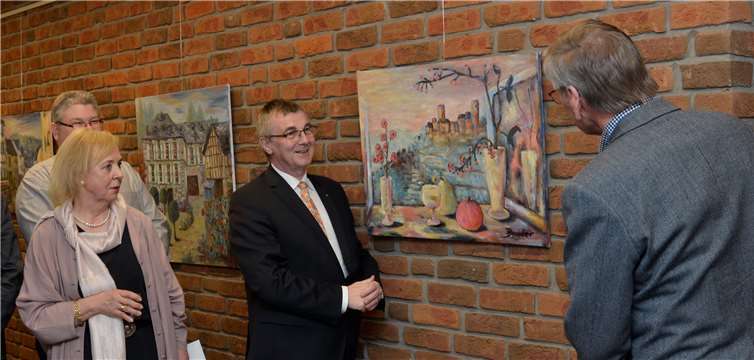 Diethilde Bender bringt die Landschaften des Landkreises auf die Leinwand. Privat