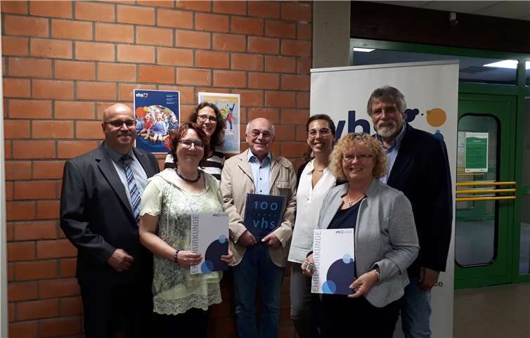 Dietmar Neitzert (Schatzmeister), Claudia Klöckner, Simone Kirst (Geschäftsführerin), Jürgen Kessler, Julia Dormayer (Pädagogische Mitarbeiterin), Ute Ebbing, Wolfgang Kunz (stellv. Vorsitzender) (v.l.n.r).Foto: kvhs Neuwied