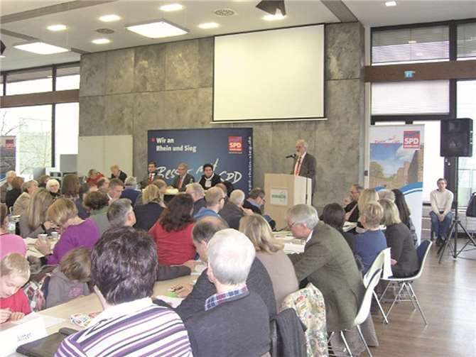 Dietmar Tendler bei seiner Rede in der SPD-Kreistagsfraktion Rhein-Sieg.Privat