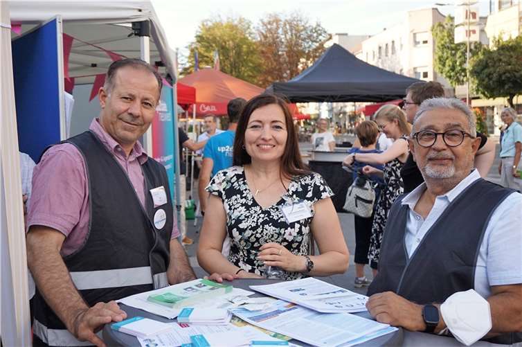 Dilorom Jacka und die Vertreter des Migrationsbeirates repräsentieren rund 25 Prozent der Neuwieder mit Migrationshintergrund.  Fotos: FF