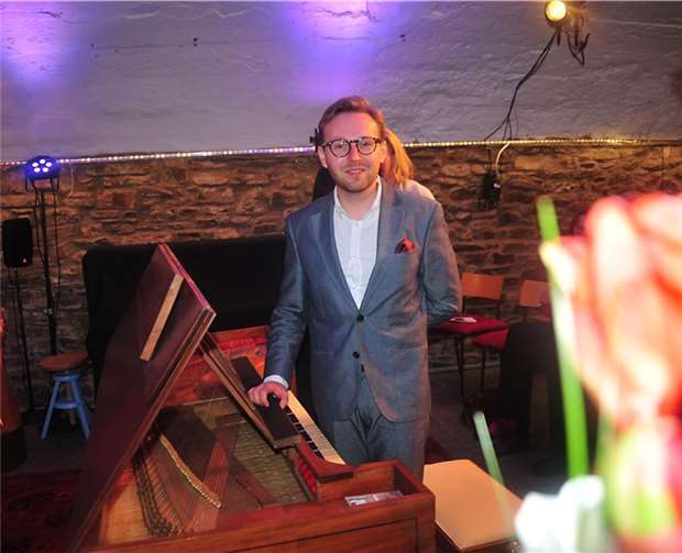 Dimitry Gladkov bei seinem Konzert im Zehnthofgewölbe.