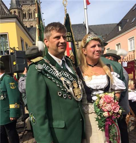 Diözesankönig Dirk Schwartz mit Königin Nancy Schreiberling.Beate Kerres