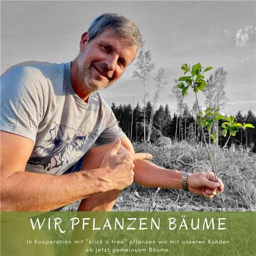 Dirk Alfter pflanzt Bäume mit seinen Kunden. Quelle: Allianz Dirk Alfter