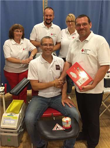 Dirk Becker spendete zum 100. Mal. Fotos: DRK Plaidt