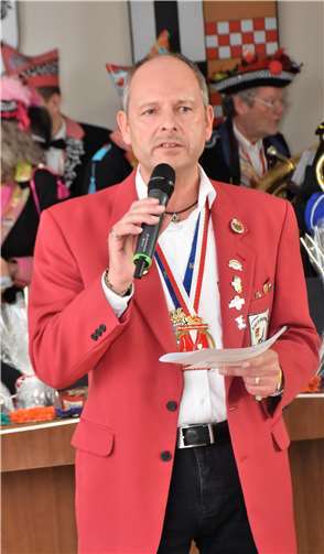 Dirk Lüssen führte professionell durch das Programm.