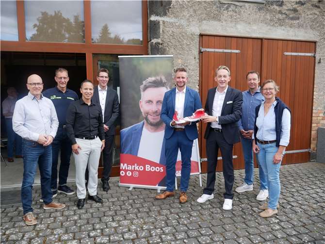 Dirk Meid, Maximilian Mumm, Faisal El Kasmi, Sebastian Busch, Marko Boos, Marc Ruland, Dr. Alexander Wilhem und Karin Küsel (v.l.).