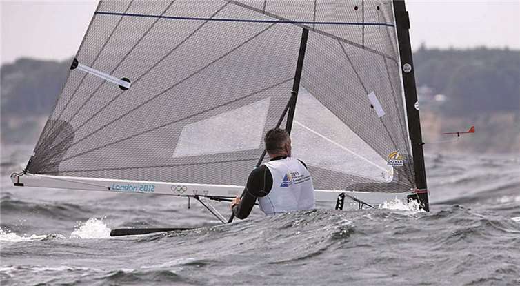Dirk Meid bei Wind und Welle auf der Ostsee vor Travemünde. privat