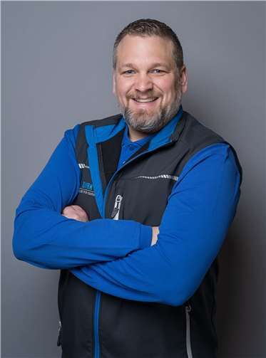 Dirk Porz bietet seinen Kunden Produkte aus dem umfangreichen Sortiment von Novoferm.Foto: privat