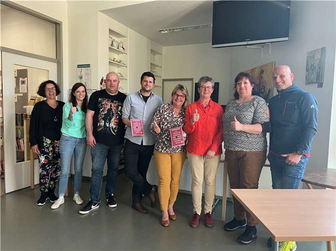 Dirk Unschuld und Daniel Robbel lasen aus ihrem Buch „111 Orte im Ahrtal, die man gesehen haben muss“. Quelle: Stadtverwaltung Bad Neuenahr-Ahrweiler