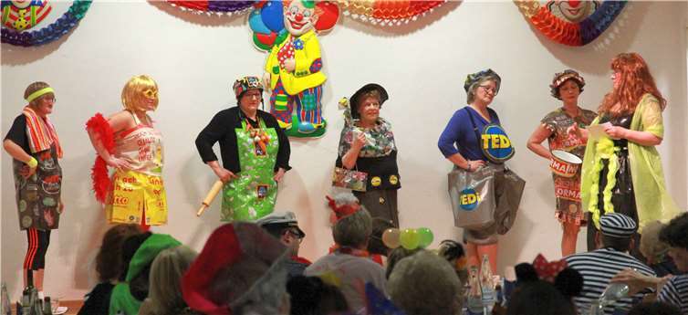 Discounter-Modenschau mit Belinda Boutique präsentiert, was angesagt ist.