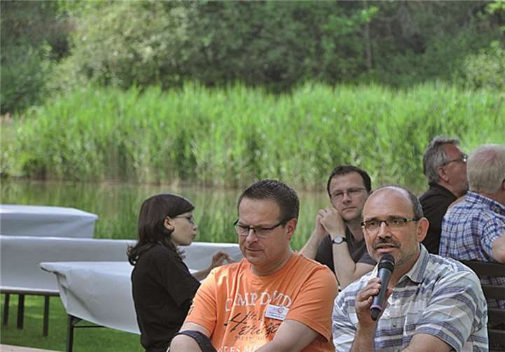 Diskussionsrunde, es spricht Ronald Maltha (Kreisschatzmeister)