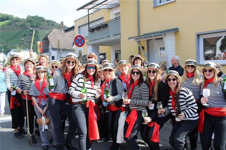 „Dolce Vita an der Ahr“ lautete das Motto der Dernauer Loddemöhne. Fotos:DU
