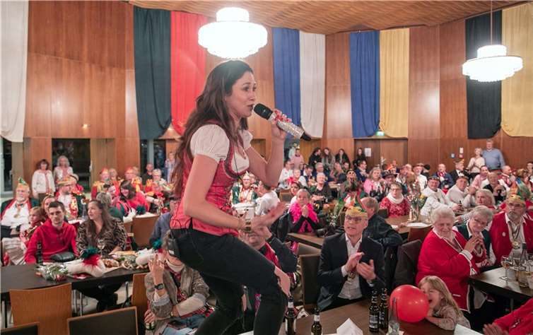 „Domhätzje Nadine“ mischte sich unter das Publikum beim Generalappell der Stadtsoldaten Rheinbach.