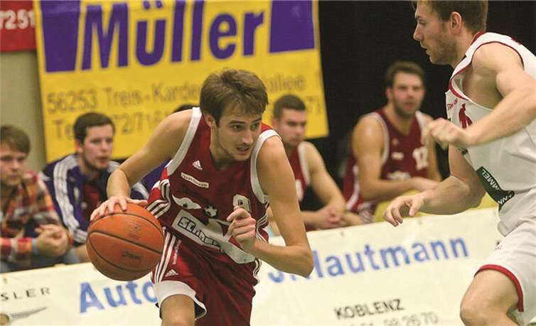 Dominic Neeb mit Zug zum Korb.Jens Fiedermann
