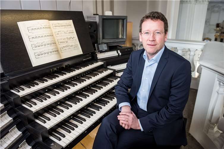 Domorganist Stefan Schmidt.  Foto: Martin Mahlmeister