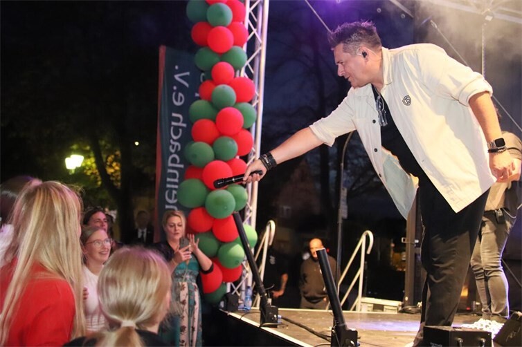 Turmfest am Wasemer Turm in Rheinbach mit Brauchtum und Musik