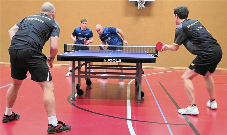 Doppel Jan Hillesheim (v.l.) / Lukas Kalt gegen Wolsfeld. Foto: M. Schreiber