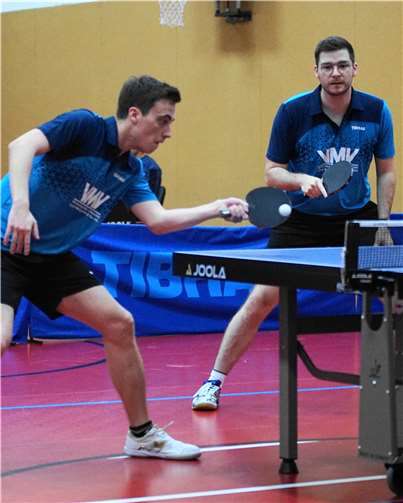 Doppel Lukas Kalt (l.)/Patrick Assenmacher holte den ersten Punkt für die Mendiger. Foto: M. Schreiber