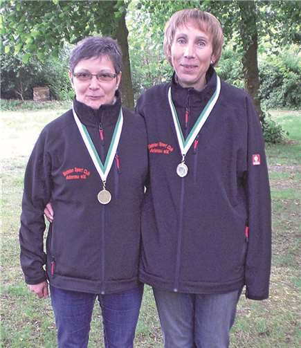 Doppelsieg im Rheinland-Cup Renate Wilken (re) und Vera Hartmann.  Privat