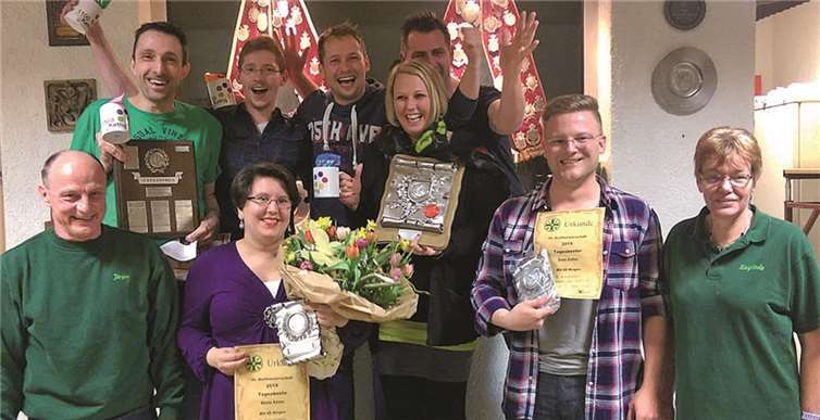 Dorfmeister 2015 Reimund & Friends sowie die Tagesbesten Stelle Röser und Sven Zelter mit 2. Vorsitzenden Sieglinde Mehlem und Schießmeister Jürgen Freimuth.privat