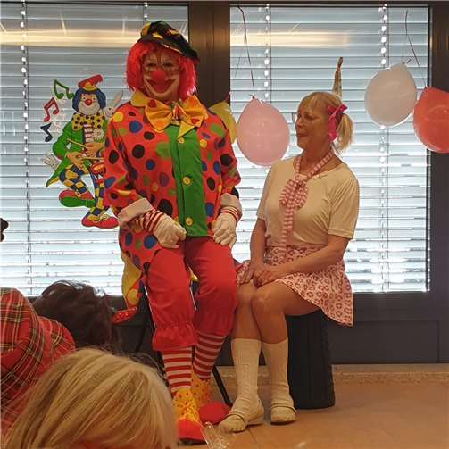 Doris Michels und Monika Bonenberger spielten „Der Clown und das Mädchen“.