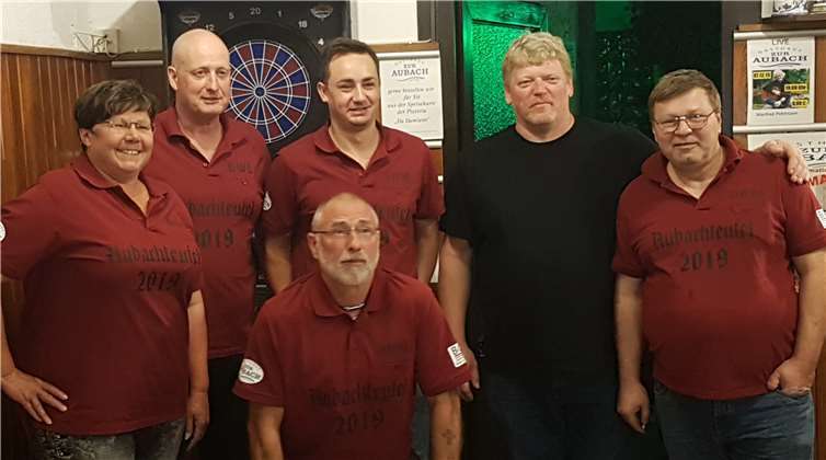 Doris Schiele, Uwe Schellhaas, Heinz, Schmidt, Kevin Mülhöfer, Viktor Seiler und Dennis Hirsch (v.l). Foto: privat