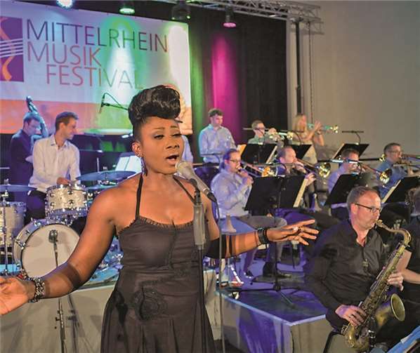 Dorothea Lorene überzeugte mit ihrer Stimme und ihrer fantastische Bühnenpräsenz.P!ELmedia