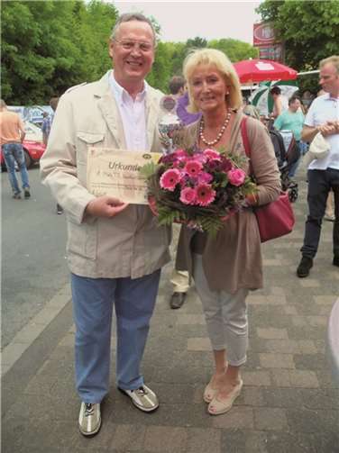 Dorothee und Walter Butter erzielten den 1. Platz bei der 2. Historischen Rheinischen Christopherus-Fahrt. privat
