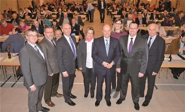 Dr. Adolf Weiland, MdL (4.v.r.) geht mit einem klaren Mitgliedervotum in die bevorstehende Landtagswahl. Als Ersatzkandidat wurde Gino Gilles (2.v.r.) gewählt.CDU Mayen-Koblenz