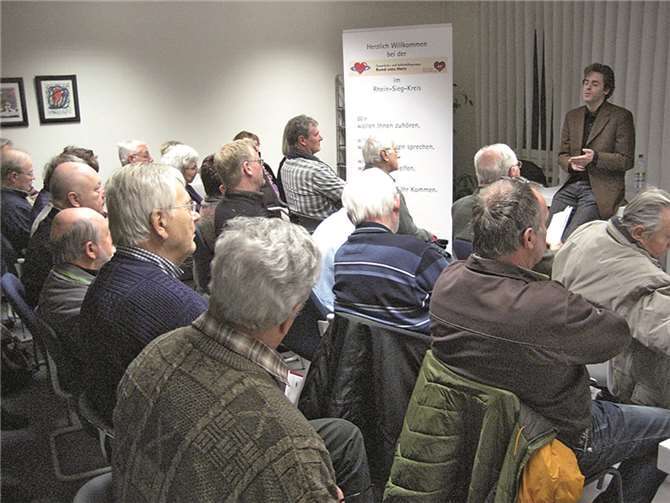 Dr. Alexander Bitzen bei einem der Gruppenabende.privat