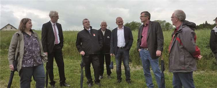 Dr. Alexander Saftig bei seiner Tour durch die kleineren Dörfer im Landkreis Mayen-Koblenz.privat