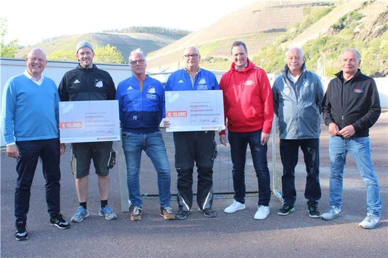 Dr. Alexander von Preen, Marco Kriechel, Peter Schäfer, Christian Müller, Oliver Krumholz, Dieter Sesterheim, Erich Schlich (v.l.n.r.).  Foto: WITE