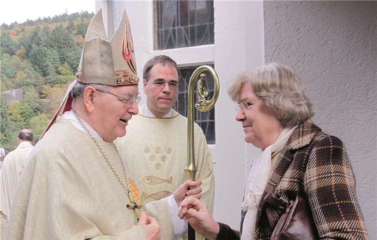 Dr. Alfred Kleinermeilert nahm die Glückwünsche in Empfang auch gerne in Möscher Platt, was er noch perfekt beherrscht.SES