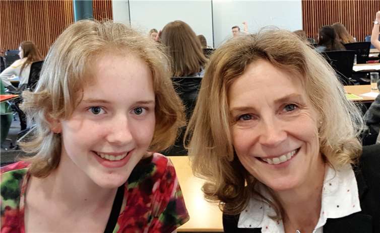 Dr. Anna Köbberling begrüßte Friederike Spenthof aus Koblenz beim „Girls‘ Day“ in Mainz.privat