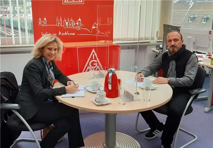 Dr. Anna Köbberling im Gespröch mit der IG Metall Koblenz.Fotos: privat