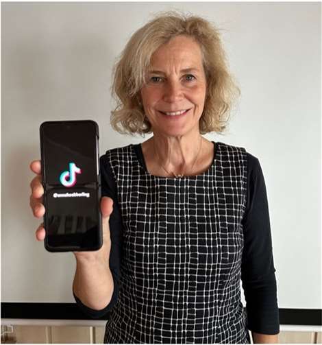 Dr. Anna Köbberling ist jetzt auf TikTok. Foto: Sebastian Lück