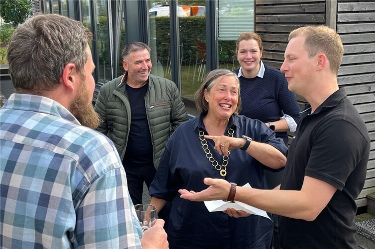 Dr. Antje Eckel (Mitte) hat das Unternehmen 1994 gegründet